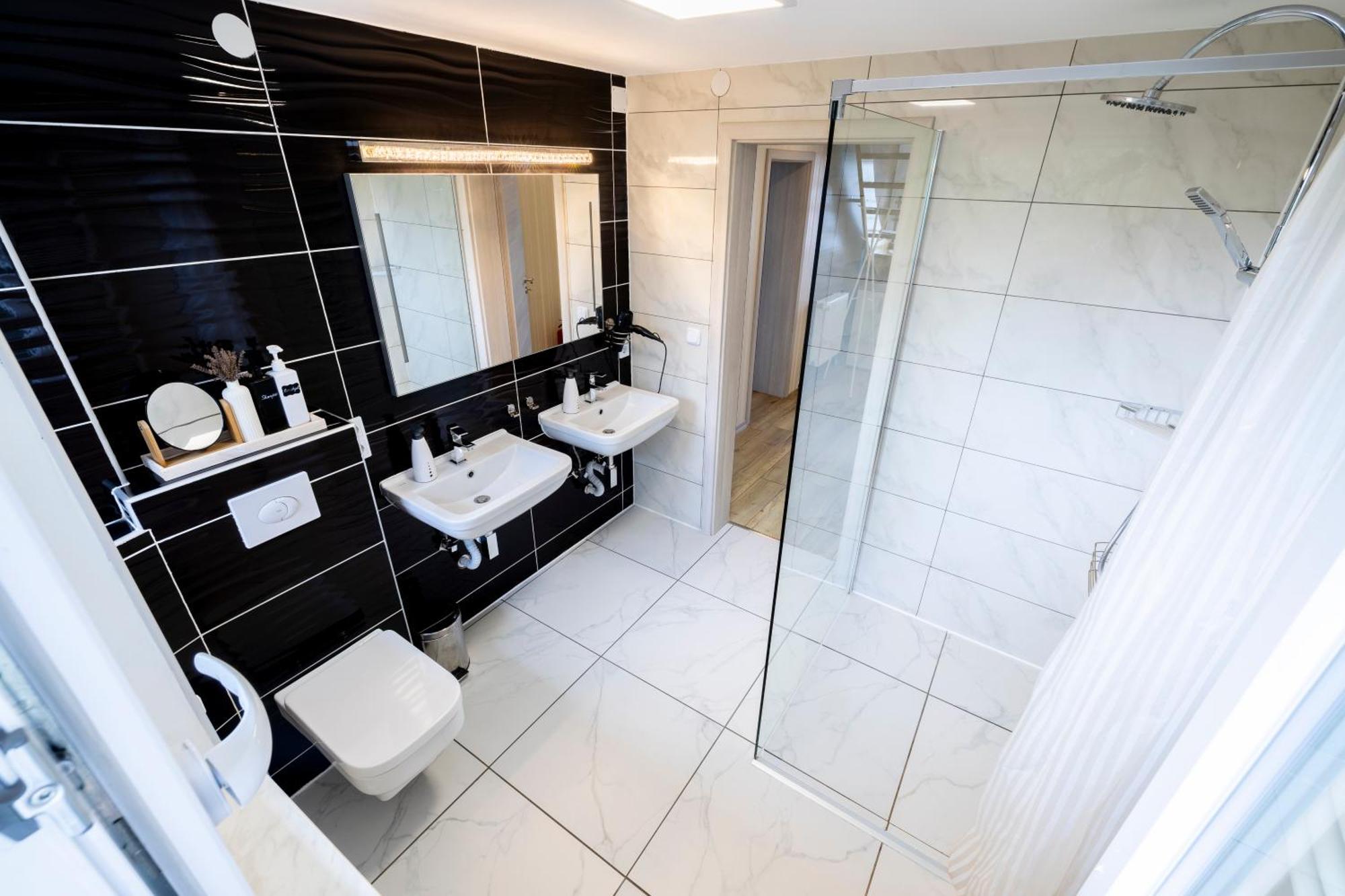 Design Maisonette - 24H Self-Check-In - Bis 7 Pers - In Direkter Weihernaehe - Parkplatz - Wifi - Balkon -Terrasse - Radwege Schiffweiler Εξωτερικό φωτογραφία